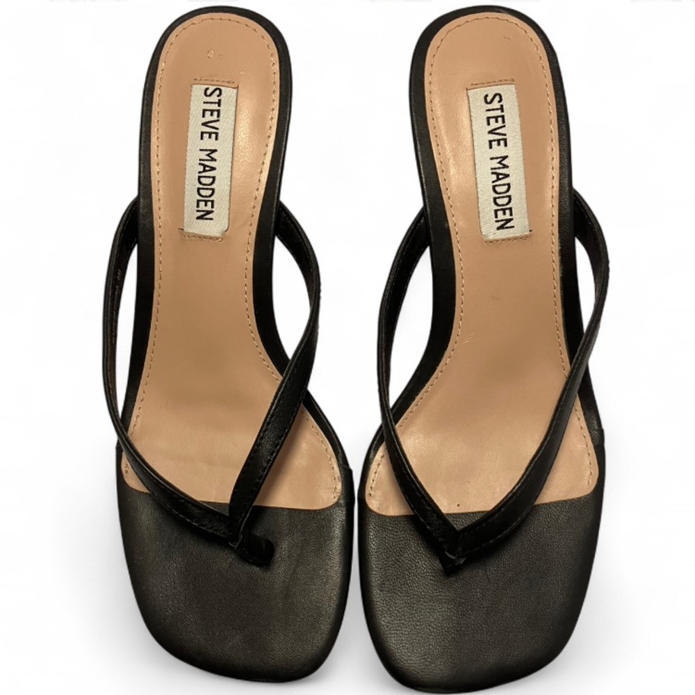 Steve Madden vintage black kitten heel flip flops